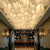 Tissu de plafond en polyester blanc ondulé Muxi en gros, taille personnalisée, texture française, style ROMANTIQUE, décoration d'arche de mariage
