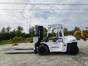 Used TCM FD70 7 TON Diesel Forklift Three Stage Mast 1020mm Fork Length 100mm Width 2240mm Turning Radius 1250mm Wheelbase - Product Image 4