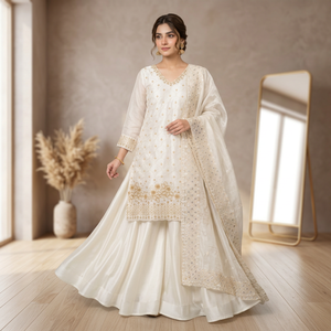 Prix d'usine OEM – Ensemble Sharara en soie blanche de qualité supérieure avec broderies florales, tenue ethnique indienne traditionnelle, ensemble Kurti prêt-à-porter, vente en gros - Product Image 1