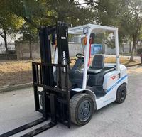 Chariot élévateur diesel TCM 3 tonnes d'occasion à performances supérieures avec déplaceur latéral, chariot élévateur japonais de haute qualité en stock