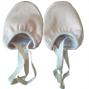 Chaussures de danse rythmique pour femmes et filles, dernier design, logo personnalisé, demi-orteil, demi-semelle, dessus en cuir professionnel - Product Image 1