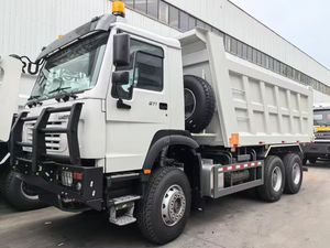 Camión volquete Sinotruk con protección frontal HOWO 371 Camión volquete con cara antigua Nuevo camión pesado Euro 2 Emission 6x4 Drive - Product Image 5