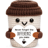 Vente en gros de poupées d'accompagnement émotionnel créatives, amigurumi, faites à la main, tricotées au crochet, en forme de tasse à café, objets décoratifs