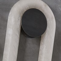Applique murale LED de style Wabi-Sabi avec lumière tricolore en albâtre espagnol, personnalisable pour l'éclairage haut de gamme des salons