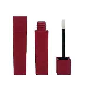 2024 neu eingetroffen einzigartiges design quadratisch leer rot lipgloss-tuben mit stab pinselspitze applikator top lipgloss-behälter