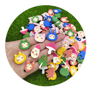 Ciondoli a Forma di Girasole Sorridente in PVC Glitterato da 30MM e 45MM per Portachiavi, Scrapbook e Creazione di Gioielli Fai-da-Te - Product Image 3