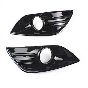 Kit de Carrocería para Ford Focus 09 Sedán con Biseles de Faros Antiniebla Pintados Izquierdo DM59R19953CAW Derecho DM59R19952CAW - Product Image 2
