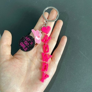 Llavero Vaquero Rosa con Brillantina Plateada, Adorno Occidental con Sombrero de Vaquero y Bola de Discoteca para Niñas - Product Image 1