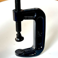 Pince en G robuste en acier au carbone de qualité industrielle avec poignée en bois pour le travail du bois et la sculpture sur pierre, OEM/ODM disponible