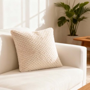 Nouvelle conception Cadeaux promotionnels Personnalisable Doux au toucher Écologique Anti-boulochage Jacquard Cartoon Flanelle Coussin - Product Image 3