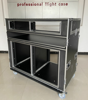 Système de sonorisation FOH, rack de travail, flight case pour système d'amplification audio avec table pour clavier