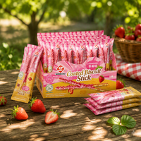Biscuits Halal à la fraise enrobés d'une couche de crème fruitée et d'un cœur croustillant de blé, en sachets individuels de 18g