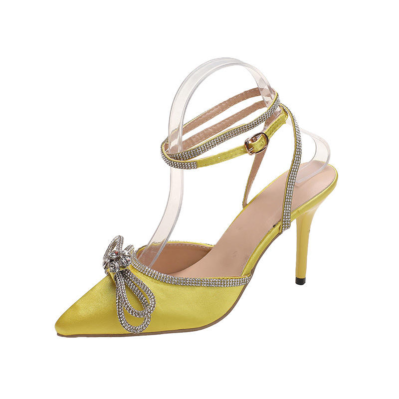 สีเหลือง