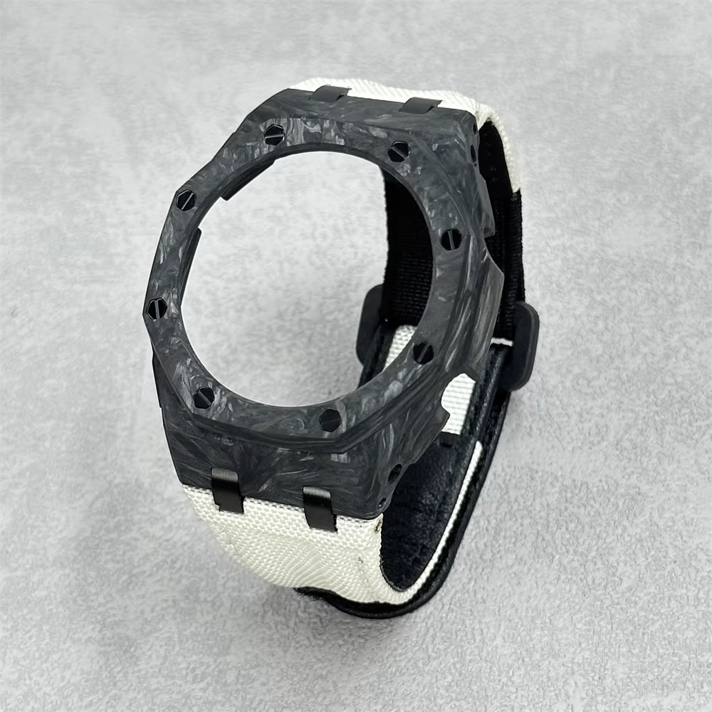 Boîtier en fibre de carbone + Bracelet blanc