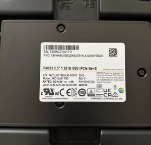 قرص صلب من نوع SSD لسامسونج PM983 سعة 1.92 تيرابايت مقاس 2.5 بوصة طراز MZQLB1T9HAJR-00007 NVMe PCIe Gen <span class=keywords><strong>3</strong></span> MZ-QLB1T90 ذو تحمل عالي - Product Image 2