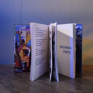 Libro de tapa dura encuadernado con lomo recto personalizado, papel reciclado, impresión ecológica - Product Image 2