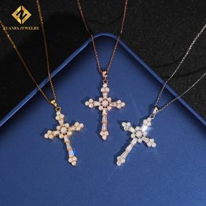 Collar con Colgante de Cruz Clásico de Plata 925 con Incrustaciones de Diamantes de Imitación VVS Estilo Hip Hop para Mujer, Certificado GRA - Product Image 1