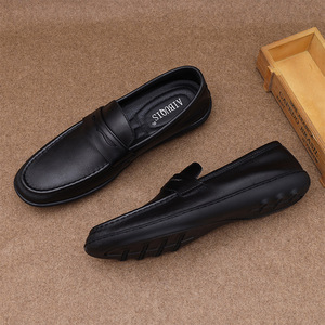 Aibuois Mocassins en cuir véritable pour hommes, bout rond, à enfiler, semelle en caoutchouc respirante, chaussures décontractées de printemps - Product Image 1