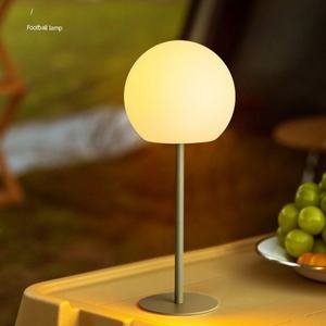 โคมไฟตั้งโต๊ะแบบชาร์จไฟได้ รูปทรงเห็ด ใช้พอร์ต USB ควบคุมการหรี่แสงแบบสัมผัส เหมาะสำหรับร้านอาหาร ใช้แบตเตอรี่ ใช้งานได้ทั้งในบ้าน ทานอาหารเย็น และนอกบ้าน - Product Image 2