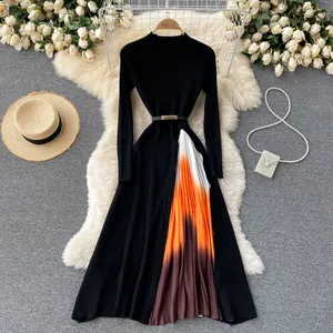 Wholesale 2022 Spring New Fashion French Hepburn Elegant Knitted Stitching Gradient Color Pleated Slim Fit Waist and Swing Dress