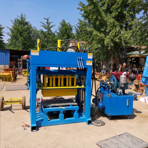 Máquina para Fabricar Bloques <span class=keywords><strong>de</strong></span> Hormigón a Bajo <span class=keywords><strong>Precio</strong></span>, Accionada por Motor Diésel, Produce Ladrillos <span class=keywords><strong>Huecos</strong></span> <span class=keywords><strong>de</strong></span> 400-150-200 mm <span class=keywords><strong>de</strong></span> Largo, Ancho y Alto, con 3 Orificios - Product Image 1