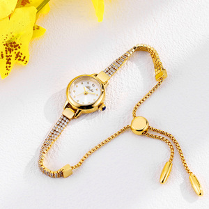 Montre sertie de diamants la plus vendue - Montre mini élégante et tendance pour femmes, petite et compacte - Product Image 3
