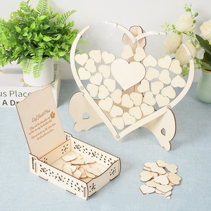 Panneau de signature alternatif en bois en forme de cœur pour livre d'or de mariage, en gros et en stock, pour la décoration de réception de mariage - Product Image 1
