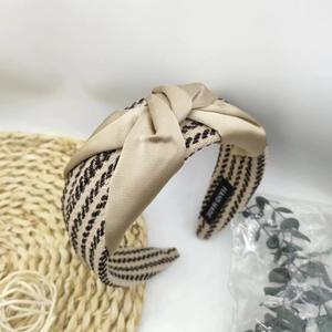 ربطات شعر مضفر على الموضة الجديدة مموج على الطراز الكوري بسيط مزاجه غسل ربطات رأس للنساء والفتيات - Product Image 3