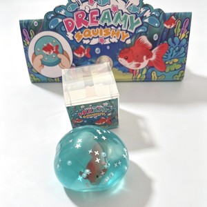 Jouet anti-stress en forme de boule de poisson rouge transparente, fait main, à l'huile de coco, jouet à presser, jouet promotionnel, vente en gros - Product Image 1