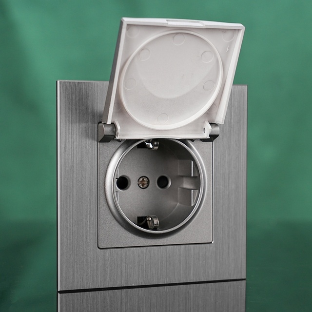 86*86 Size High Quality IP44 Waterproof 16A 250V Brushed Metal Frame EU Standard German Schuko Wall Socket with Cover