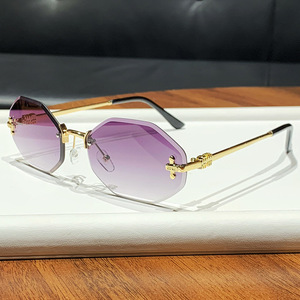 Gafas de Sol Octagonales sin Montura para Mujer, Lentes Degradados en Morado, Protección UV400, Diseño Ligero y Moderno - Product Image 1