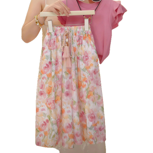 Completo Estivo per Bambine in Stile Coreano: Top alla Moda + Pantaloni Larghi, Set Due Pezzi con Motivi Floreali - Product Image 5