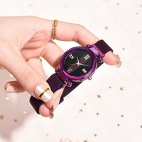 Montre Star Space à vente chaude, montre à boucle magnétique paresseuse, montre de luxe pour femmes