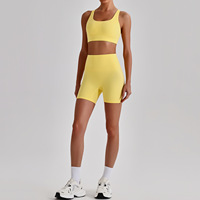 Conjunto de Yoga YIYI de Secado Rápido y Ajuste Ceñido, Top Cruzado con Espalda Descubierta y Pantalones Cortos con Corte en V, para Deportes al Aire Libre, Running y Entrenamiento