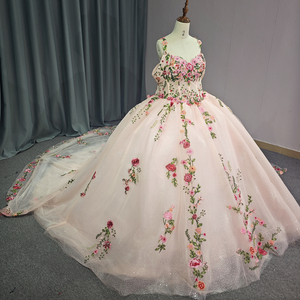 5734 Impresionantes Vestidos de Quinceañera con Flores Rosadas y Escote Corazón - Product Image 1