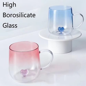 Popolare Tazza in <span class=keywords><strong>Vetro</strong></span> Borosilicato Colorato da 400ml con Manico a Forma <span class=keywords><strong>di</strong></span> Cuore, Fatta a Mano, Lavabile in Lavastoviglie e Adatta al Microonde - Product Image 1