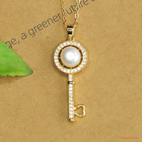 Pendentifs de perles en forme de clé pleins de Zircon bijoux de mode tour de cou en perles pour femmes collier à breloques en perles d'eau douce naturelles