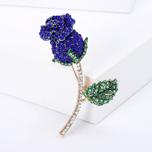 Broche de Strass em Formato de Botão de Rosa com Haste Curva e Folha para Lapelas e Lenços Femininos, 64x43mm, 3 Cores - Product Image 2