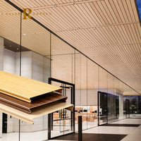 Panel de Techo de Soffit de Aleación de Aluminio Anticorrosión Duradero, Techo Lineal Moderno para Decoración de Techos de Villas, Patios y Porches