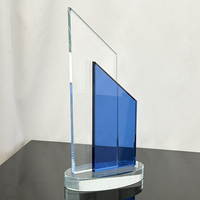 Trophée en verre cristal bleu clair avec base ovale MH-FJ0183