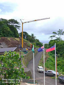 Grúa Torre Inteligente Autoerigible de 25 m y 2 Toneladas con Certificación CE y Emisiones Euro5 - Product Image 3