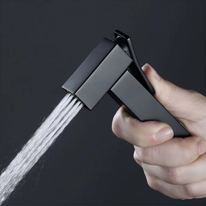 Современный черный латунный хромированный распылитель для биде - Product Image 4