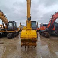 Excavatrice KOMATSU PC200 d'occasion, très demandée, haute qualité, faible nombre d'heures, bon état, peinture d'origine, disponible en stock