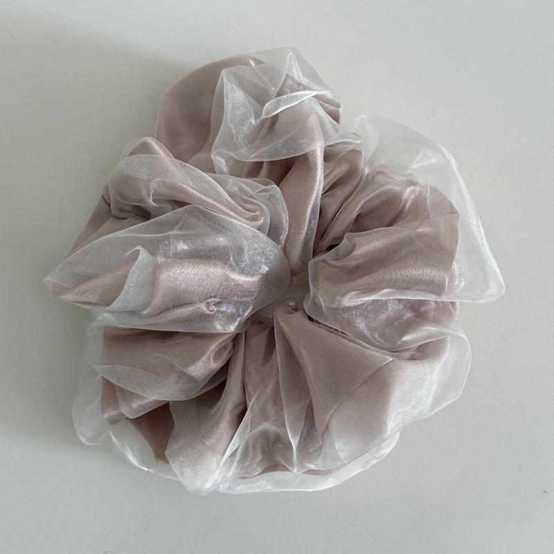 สีเทาอ่อน