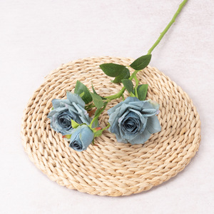 Rosas Artificiales de Estilo Francés de Tres Cabezas, Retro, Vintage, para Fotografía, Fondo de Estudio, Conjunto Inspirado en la Mitad del Siglo, Estilo Lujoso - Product Image 4
