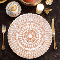 Assiettes de présentation en verre gaufré style baroque, motif floral, bord doré vintage, 13 pouces, vente en gros pour mariages et événements