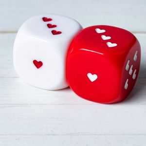 Dados Acrílicos de 25 mm con 6 Caras, Corazones Blancos y Rojos, Corazón Amoroso - Product Image 4