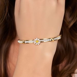 กำไลข้อมือคริสตัล ชุบทอง PVD สแตนเลสสตีล 316L ดีไซน์ดอกเดซี่ เครื่องประดับสวยหรูสำหรับผู้หญิง - Product Image 3
