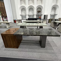 Bureau de direction en quartzite naturel Belvedere 2600x800mm avec base de rangement en bois massif et pieds en métal mat, vente en gros pour bureau