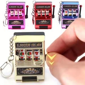 Oferta de Descuento: Llavero de Máquina de Sorteo de Juguetes Pequeños con Colgante de Fruta Mini de Acrílico, Juego de Dibujos Animados - Product Image 1